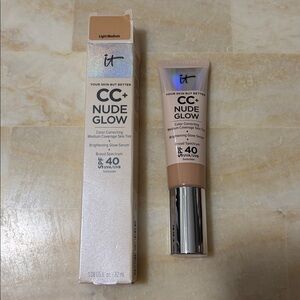 CC+ Nude Glow Lightweight Foundation + Glow Serum with SPF 40 - Light Medium